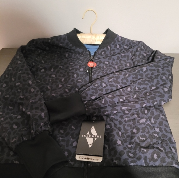Skechers leopard print reversable windbreaker - Picture 4 of 5